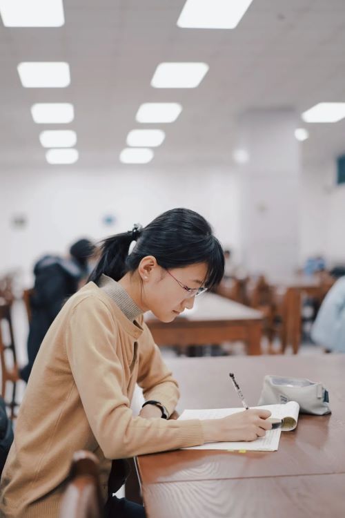 张雨晴认为"一定要找到适合自己的学习和生活作息节奏